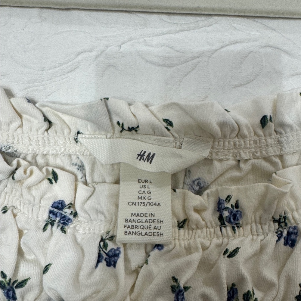 H&M Cream Floral Smocked Peplum Blouse with Blue Print - Picture 2 of 4